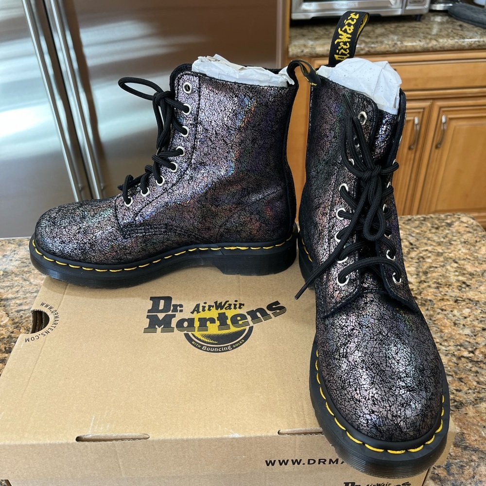 1460 Pascal Gunmetal Iridescent Crackle